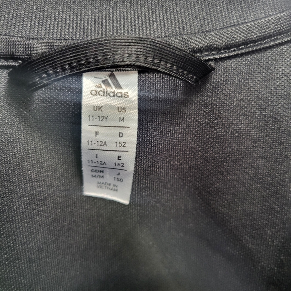 Nike - Picture 2 of 4